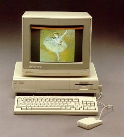 L'Amiga 1000: alla sua presentazione intervenne anche Andy Warhol!