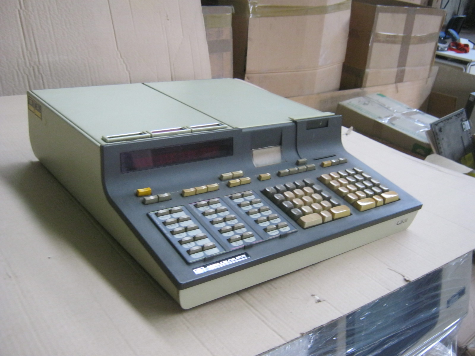 http://museodelcomputer.org/parts/hp/calculators/HP9820A/IMG_8263_hp9820.JPG