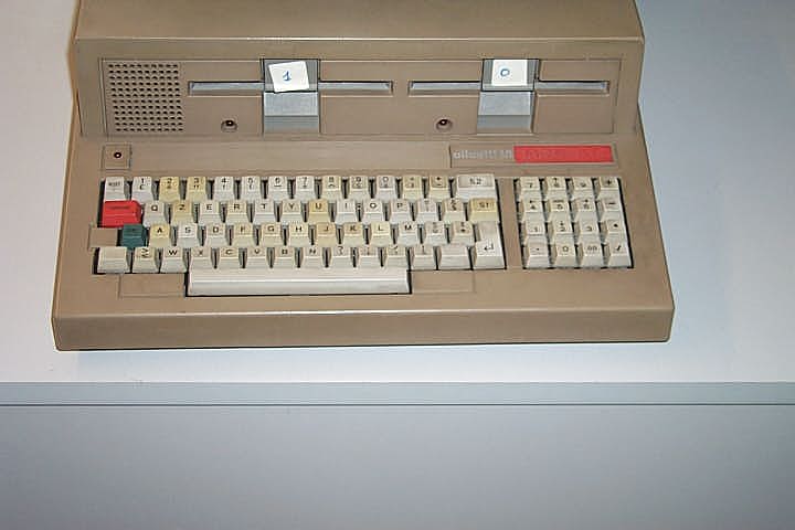 http://museodelcomputer.org/parts/olivetti/m20bc/A_P0000147.JPG