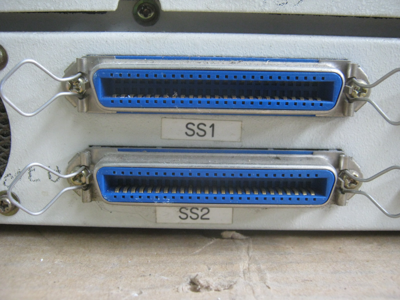 http://museodelcomputer.org/parts/screen/SG_SCSI_IN/IMG_1741.JPG